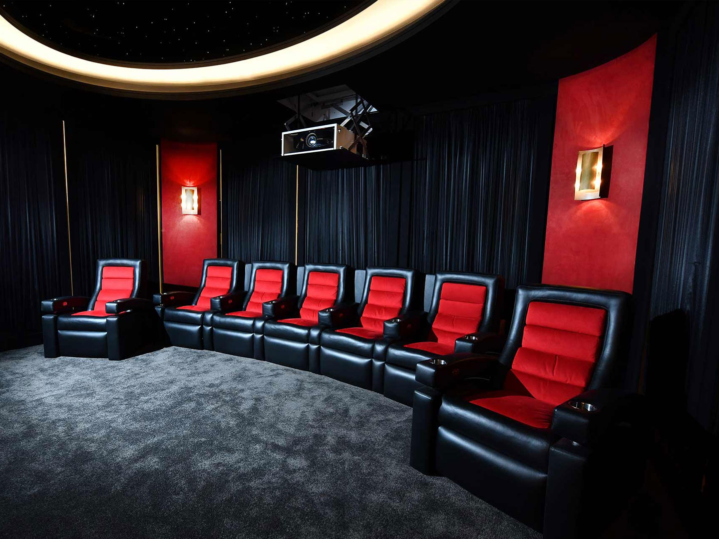 家庭影院設計，別墅設計師如何打造奢華的家庭影院